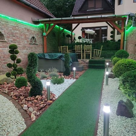 Buebaj Vendeghaz Hotel Eger Exterior photo